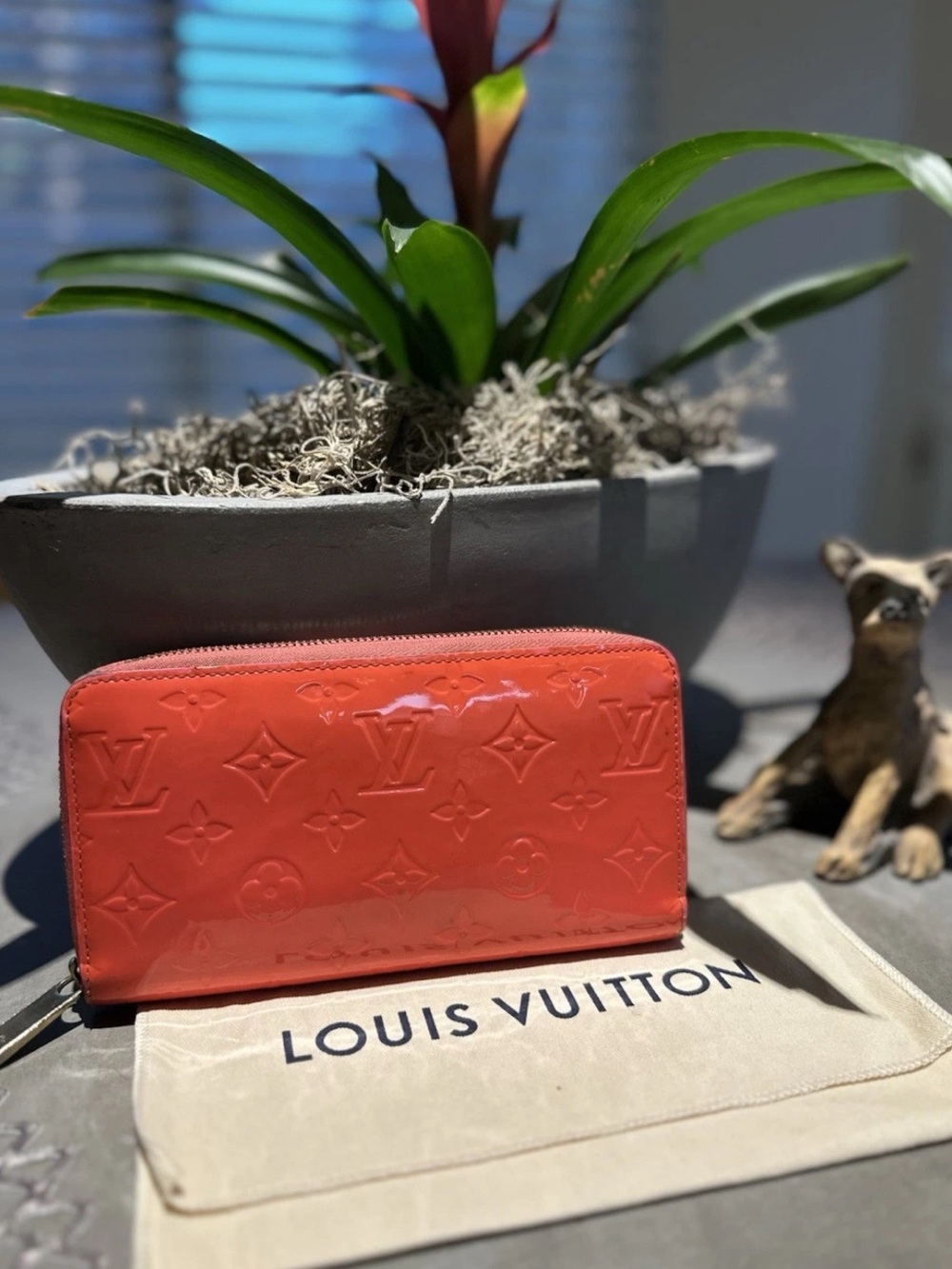 Louis Vuitton Vernice Coral
Long Wallet